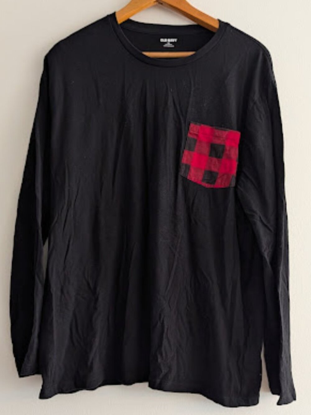 Old Navy Black Long Sleeved T-Shirt with Plaid Pocket Size XXL